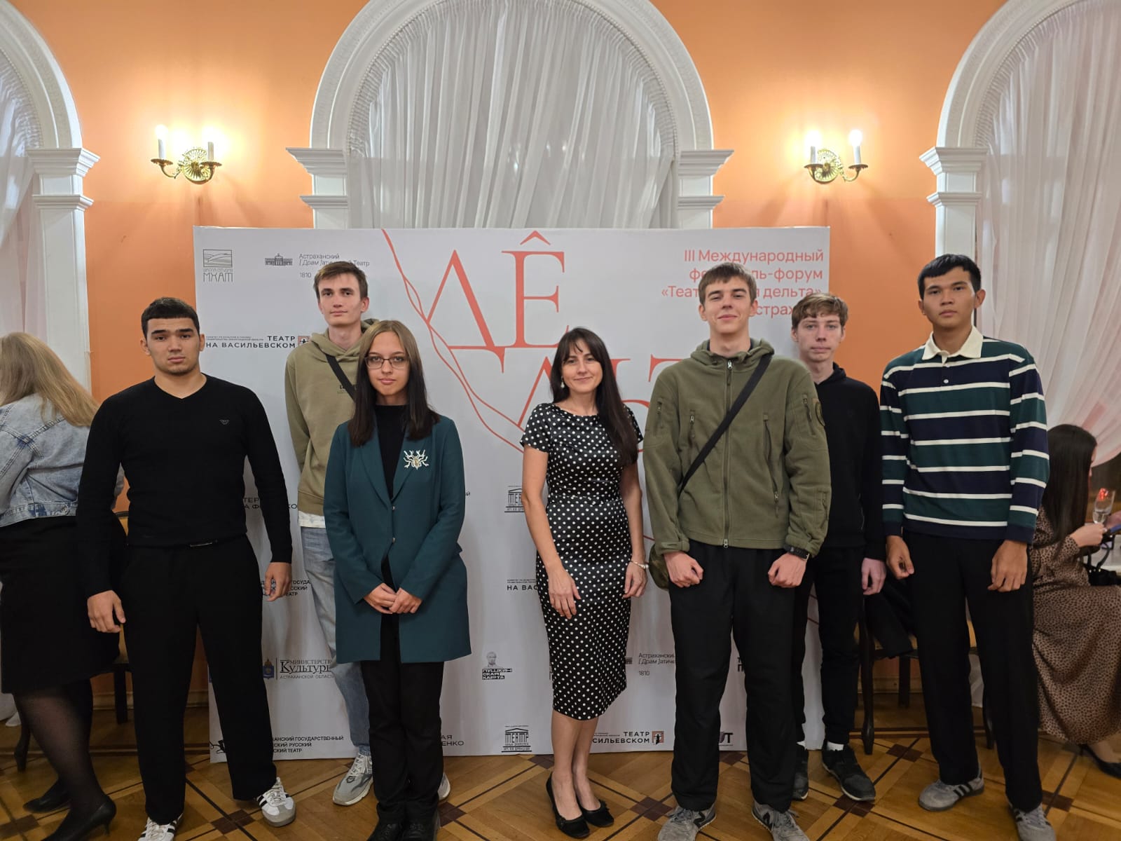 Студенты посетили Астраханский драматический театр