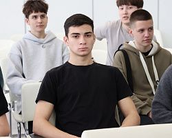 В АГПК прошел круглый стол «Независимая оценка квалификации как перспектива для профессионального развития в нефтегазовой отрасли»